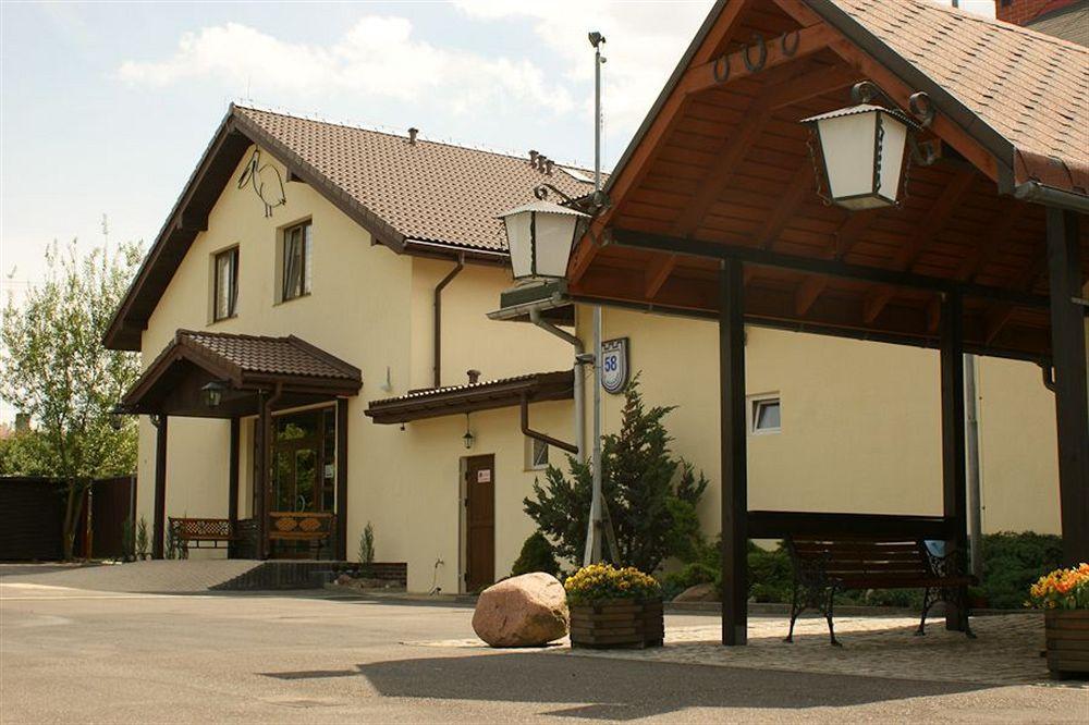 Pelikan Aleksandrow Lodzki Exterior photo